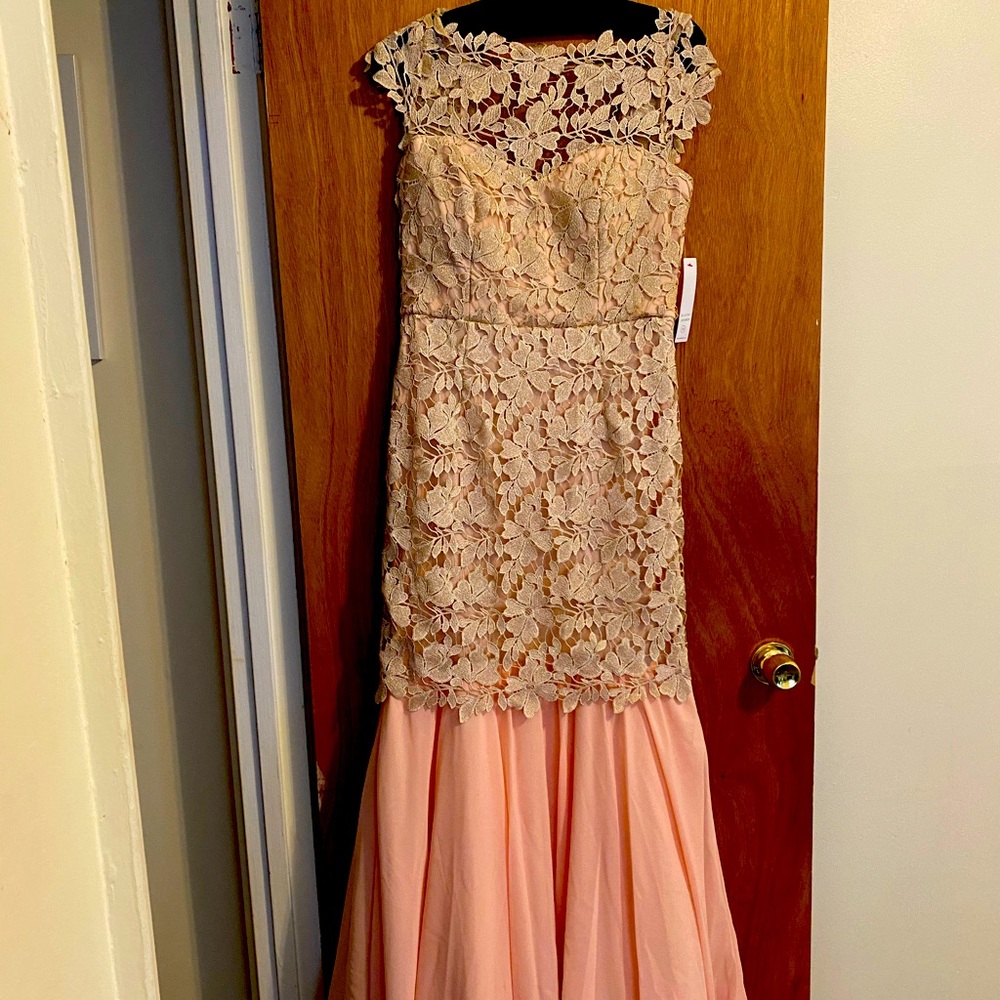 Decode 1.8 gown